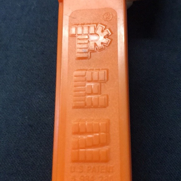 Collectible Vintage Star Wars Pez Dispenser - Luke Skywalker Pilot - Picture 7 of 7